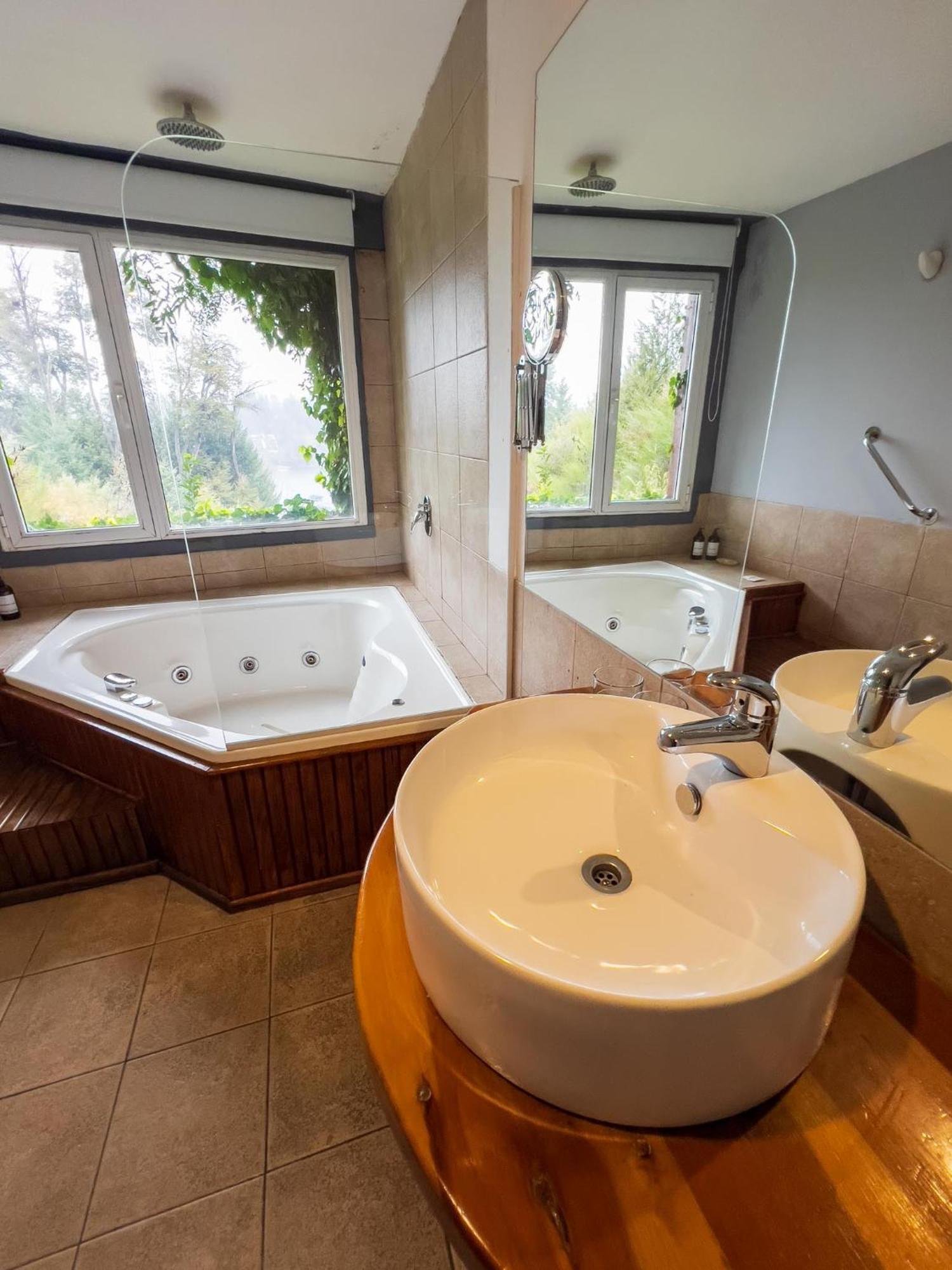Puerto Manzano Suites And Glamping By Visionnaire Villa La Angostura Buitenkant foto